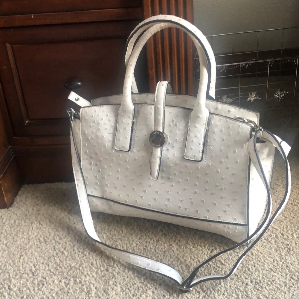 London Fog Silver Crossbody Bag with Sleek Design